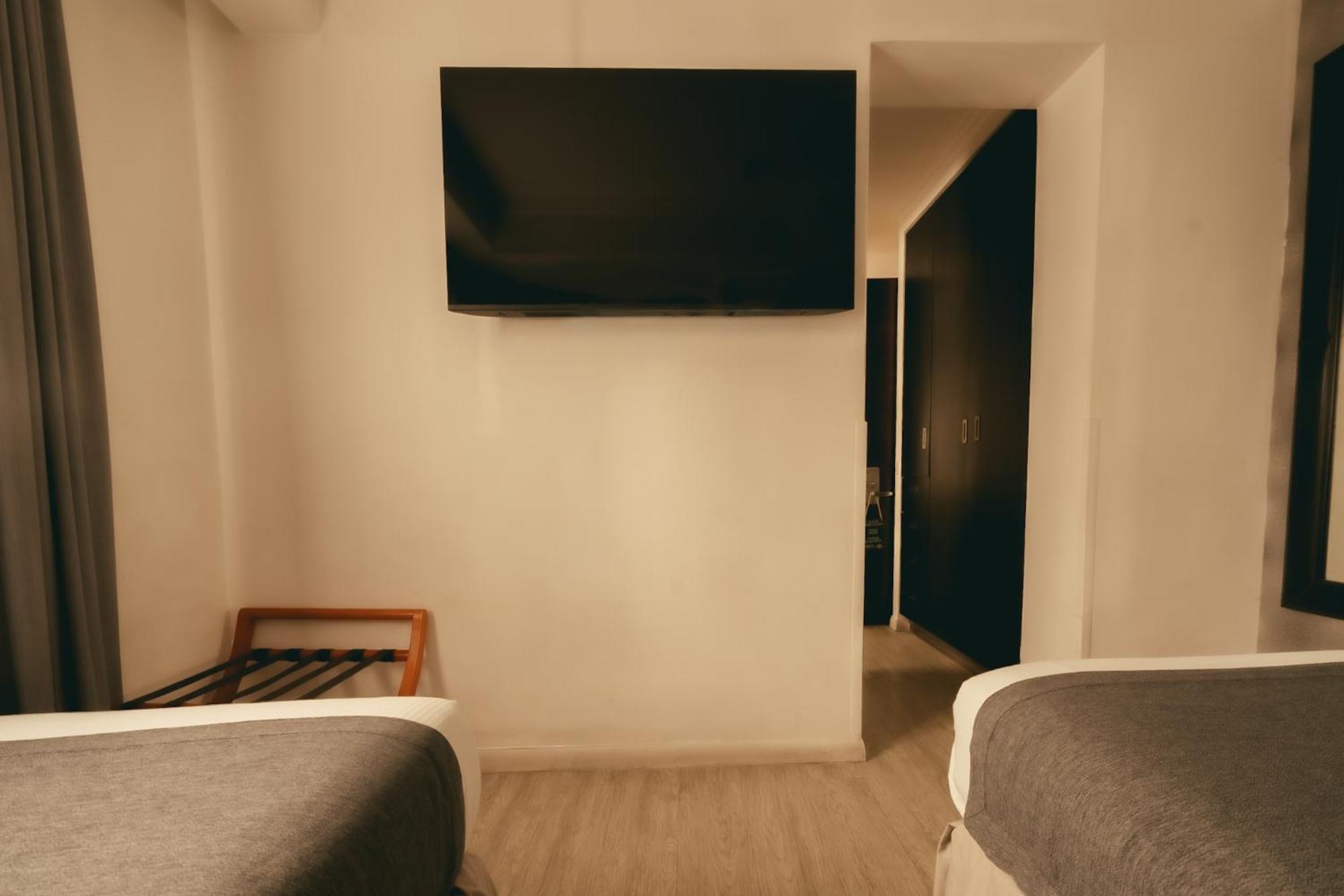 Hotel Sommelier Agustinas — Photos 1